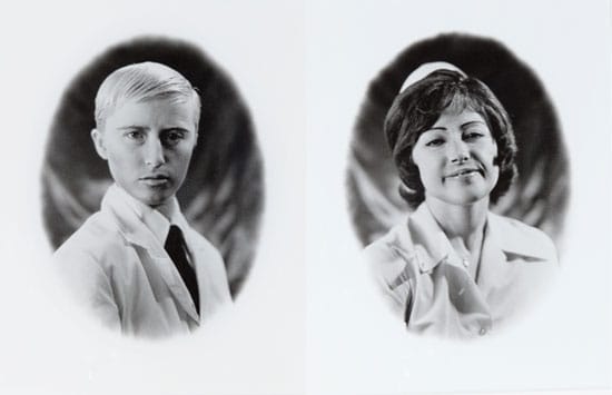 סינדי שרמן, "רופא ואחות", 1980, שני תצלומים באדיבות האמנית וגלריה מטרו פיקצ'רס, ניו-יורק