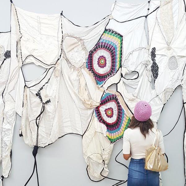 Sonia Gomes, Tantas Estorias, 2015, thread, fabric and rope