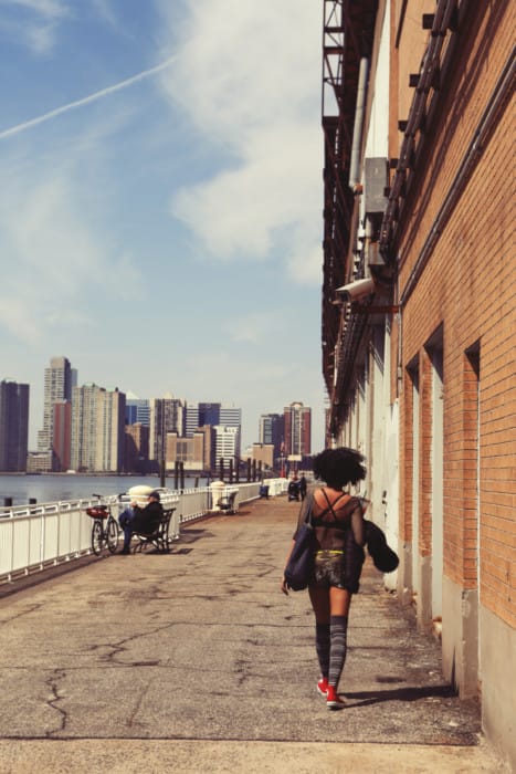 life-of-pix-free-stock-photos-new-york-woman-back-sunshine-leeroy-1440x2160